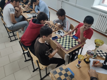 Внутришкольный турнир по шашкам